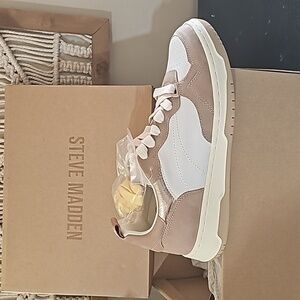 Steve Madden- Sneaker